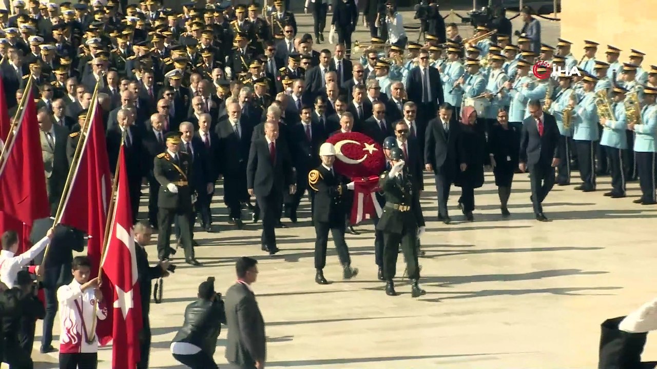 Cumhurbaşkanı Erdoğan ve beraberindeki devlet erkanı Anıtkabir’de