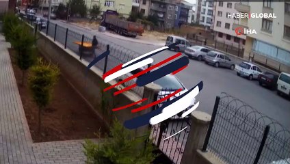 Demir kapıyı saniyeler içinde böyle çaldı