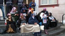 Acılı Annelerin HDP Binası Önündeki Bekleyişi Sürüyor