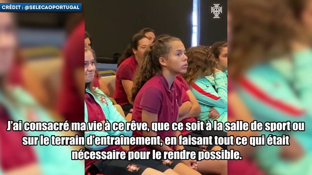 Cristiano Ronaldo offre des crampons aux U17 féminines du Portugal