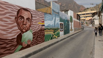 Nace Miguel Hernández