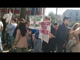 Report TV -Kopshti botanik/ Studentët e FSHN në protestë për të mos i kaluar Bashkisë së Tiranës
