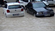 Mardin'de sağanak yağış etkili oldu, yollar göle döndü!