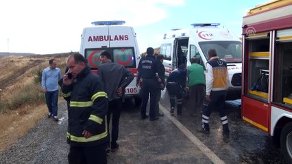 Yolcu minibüsü devrildi: 13 yaralı - ADIYAMAN