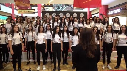 Denizli'de lise öğrencilerinden 'Cumhuriyet' konseri