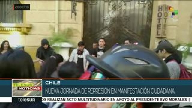 Carabineros chilenos reprimen nueva protesta pacífica de ciudadanos