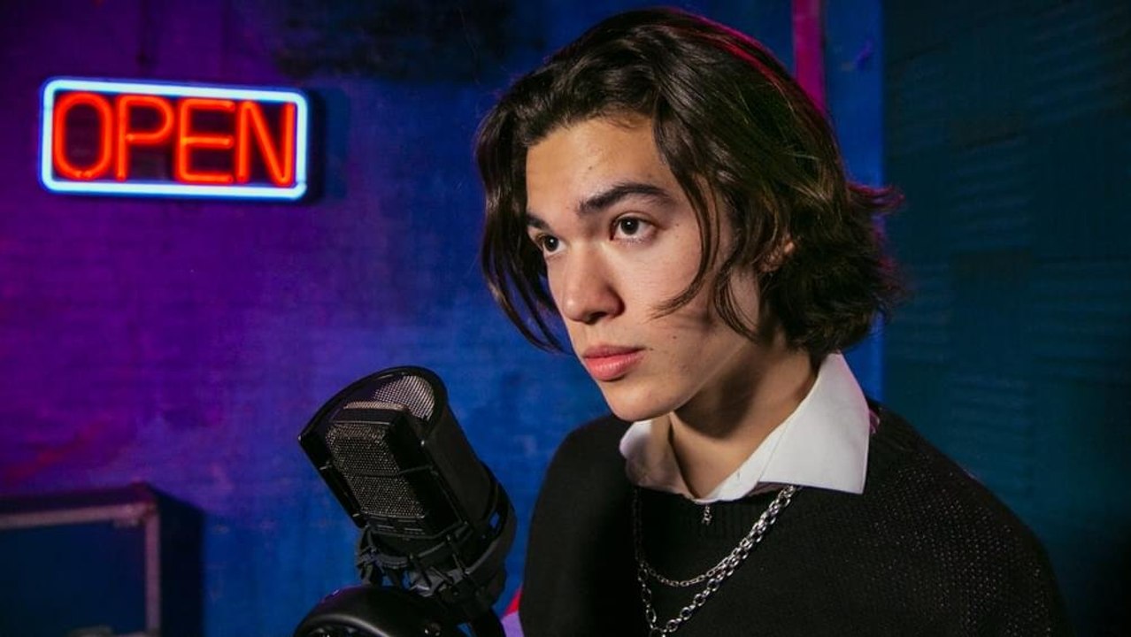 Conan Gray "Maniac" (Live Performance) | Open Mic