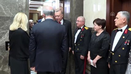 Cumhurbaşkanı Erdoğan'ı Kabul Töreni'nin yapıldığı salonda askerler karşıladı