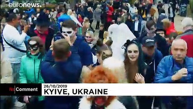 В центре Киева собираются зомби