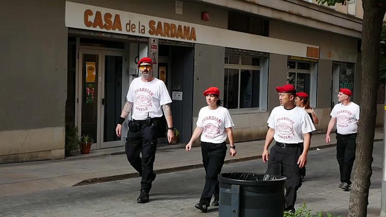 Umstrittene Engel: 'Guardian Angels' patrouillieren durch Barcelona