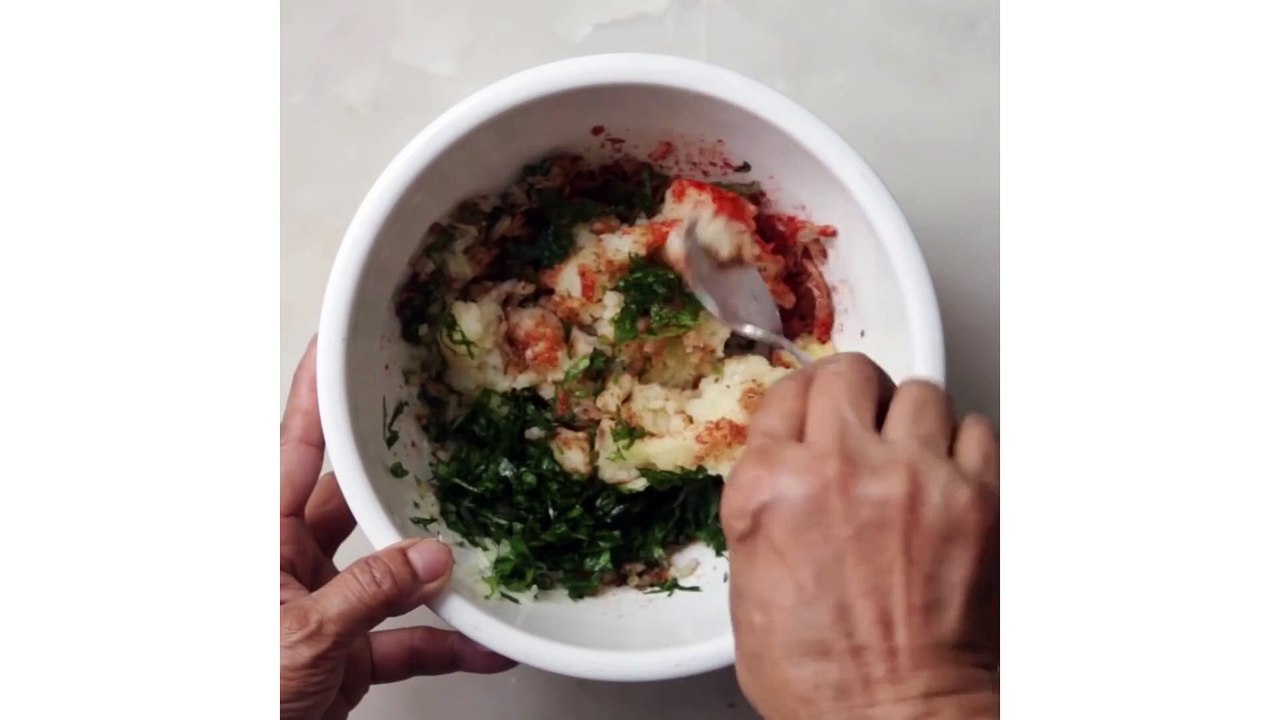 Perfect Homemade Aloo Paratha (Alu Porota) Recipe