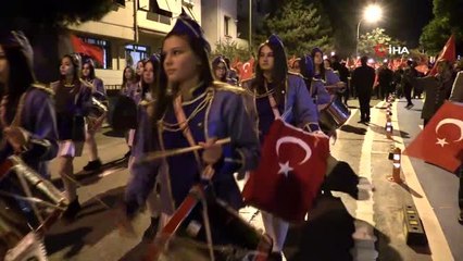 Uşak'ta fener alayı yürüyüşü