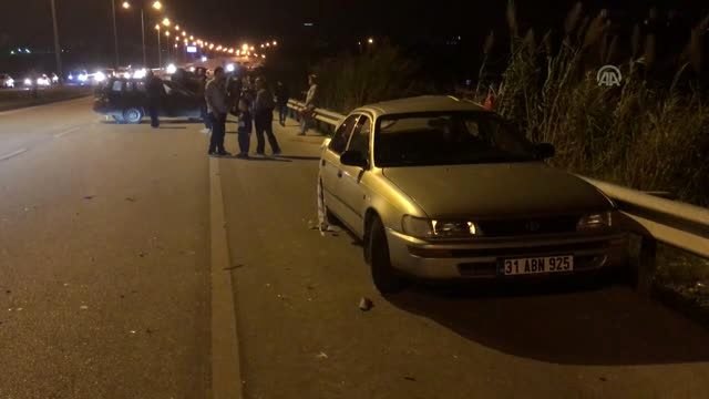 3 otomobilin karıştığı trafik kazası: 2 yaralı