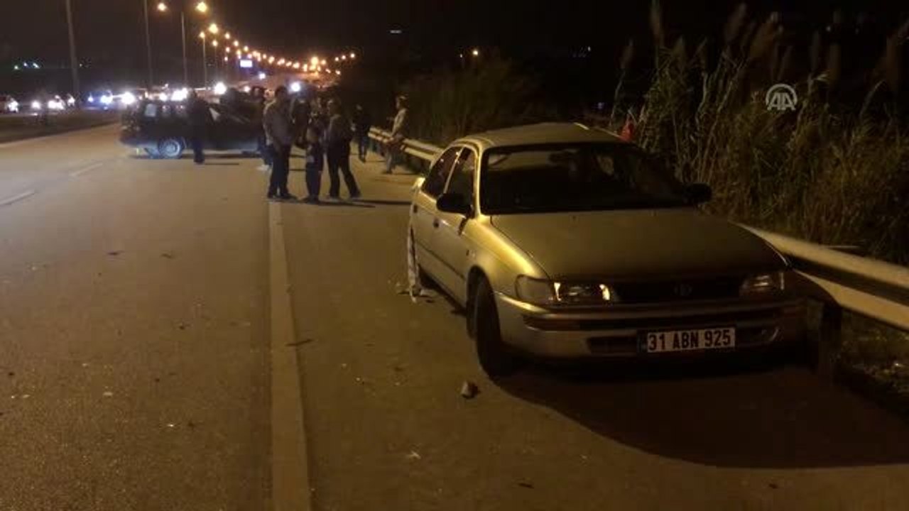 3 otomobilin karıştığı trafik kazası: 2 yaralı