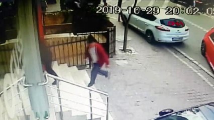 Esenyurt'ta silahlı kavga sonrası saldırganların kaçışı güvenlik kamerasında