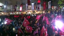 Beyoğlu’nda dev Türk bayrağı ile Cumhuriyet yürüyüşü