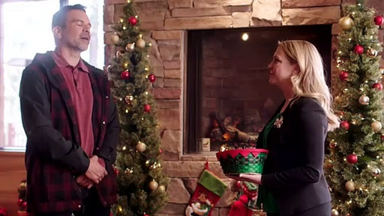 'Christmas Reservations' Sneak Peek
