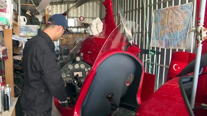 KKTC'de düşen eğitim uçağında hayatını kaybeden Hakan Çetinkaya'nın arşiv görüntleri