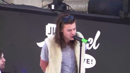 Harry Styles Mini Biography