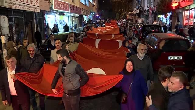 400 metrelik dev Türk bayrağıyla Cumhuriyet Yürüyüşü