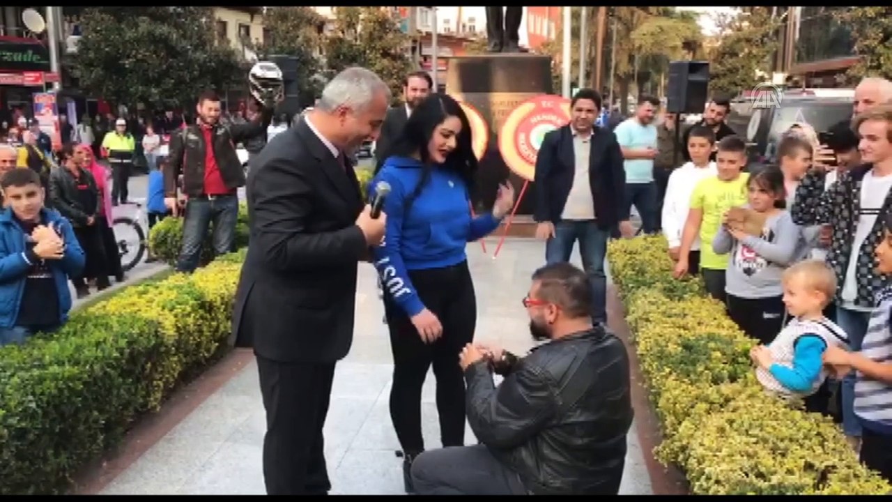 Aldığı evlilik teklifiyle çifte bayram sevinci yaşadı - SAKARYA