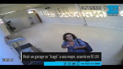 Viral: el portón de un garage se "tragó" una mujer