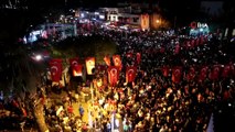 Bodrum’da binler sokağa döküldü, dev Türk bayrağı denizde dalgalandı