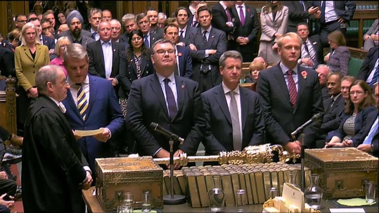 Britisches Unterhaus stimmt für Neuwahl am 12. Dezember