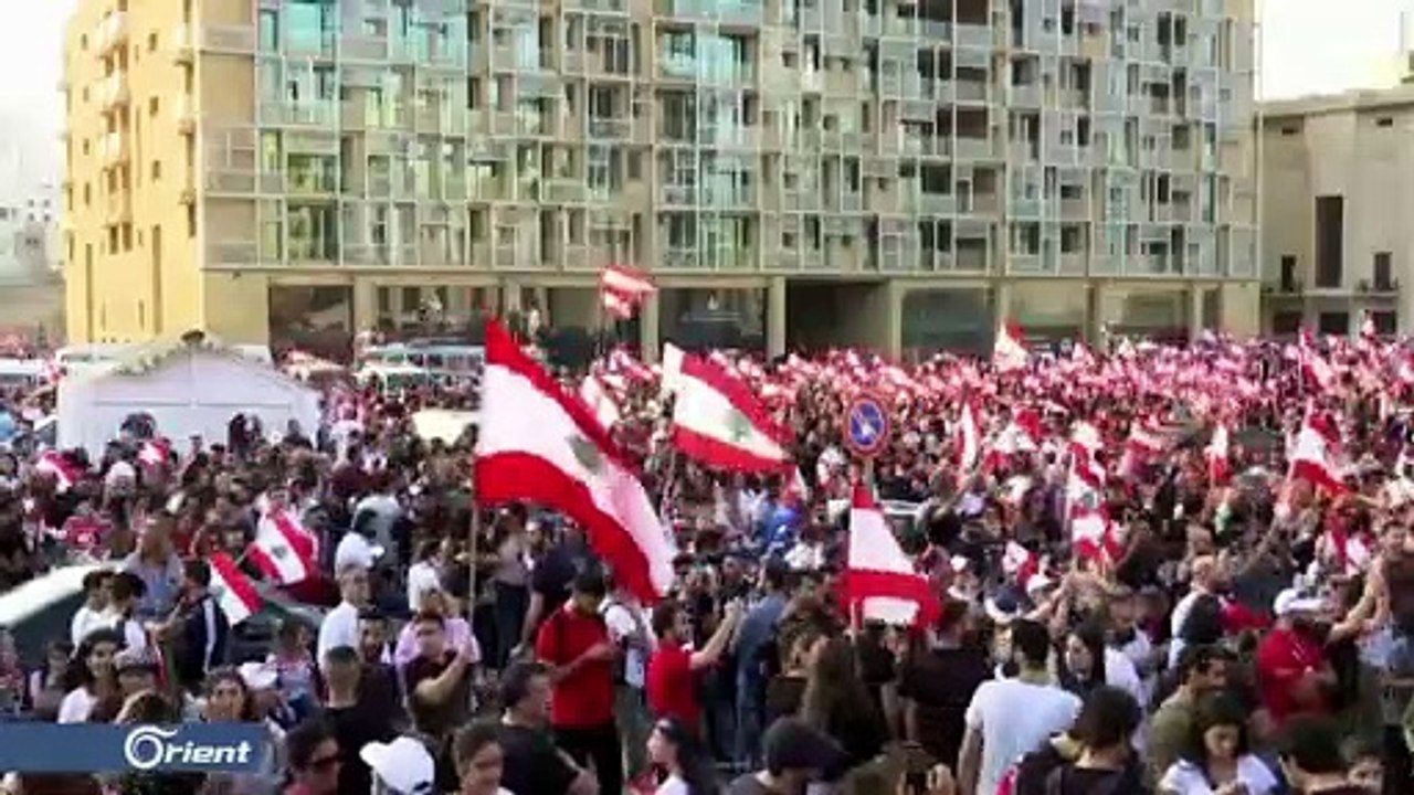 المتظاهرون اللبنانيون يصرون على قطع الطرقات حتى تحقيق مطالبهم