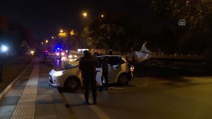 Otomobil sebze yüklü kamyonete çarptı: 2 yaralı