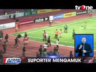 Persebaya Kalah, Bonek Serbu Pemain dan Rusak Stadion