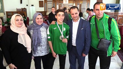 وزير الشباب والرياضة يستقبل بعثة المنتخب الوطني للكاراتي والبطل أنيس حلاسة