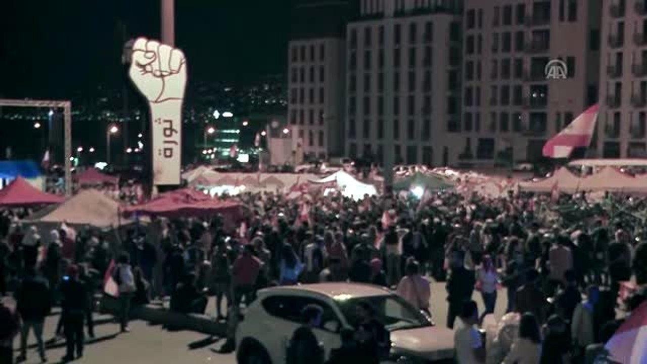 Lübnan'da Başbakanın istifasına rağmen gösteriler devam ediyor (3)