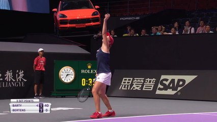 تنس: البطولة الختامية: بيرتينز تهزم بارتي 3-6 و 6-3 و 6-4