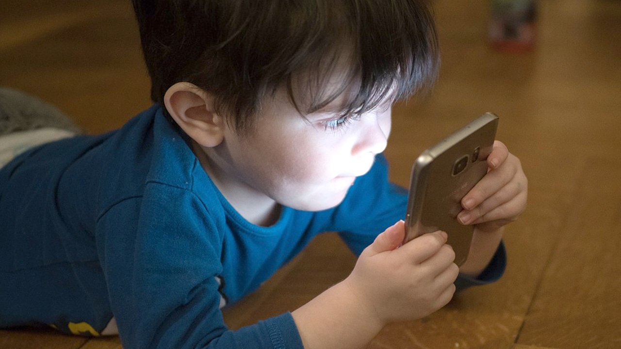 How To Control Mobile Addiction In Kids || Effects Of Mobile Phones On Children