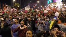 Los libaneses siguen en las calles tras la dimisión del primer ministro