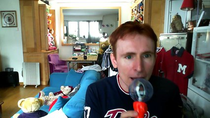 Wiwi Critiques Hussain Al Jassmi's 'Habibi Barchaloni' 🎶