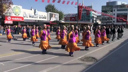 Yağışlı hava nedeniyle yapılamayan Cumhuriyet Bayramı resmi geçit töreni gerçekleştirildi - MALATYA