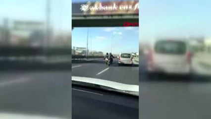 Motosikletlilerin kabusu olan hırsızlar yine kamerada