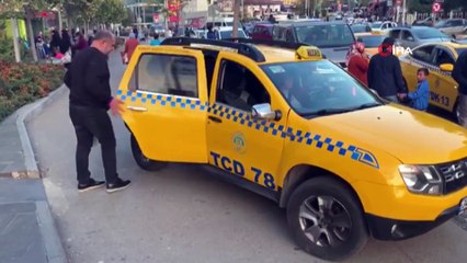 Anadolu Yakasının Nebahat Ablası Taksi Şoförlüğüne El Attı