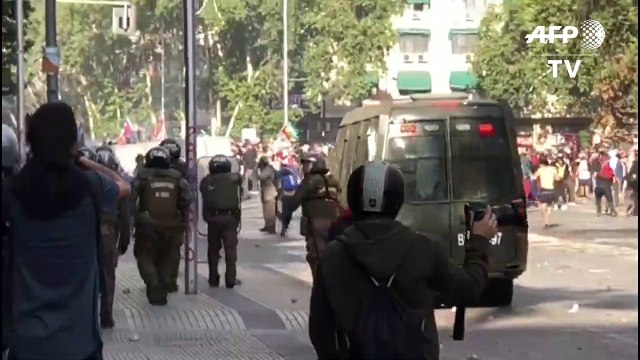 New clashes in Chile between police, demonstrators