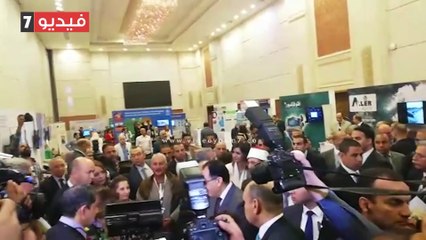 مصطفى مدبولي يتفقد معرض إنتاج وتطوير المحاصيل الزراعية