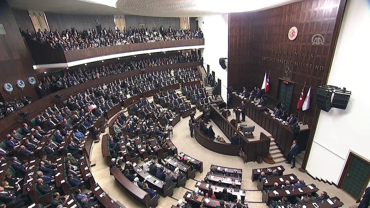 Cumhurbaşkanı Erdoğan: 'Türkiye'yi Suriye, Irak, Libya gibi yapabileceklerini sananlara cevabımızı inlerine girerek, güvendikleri dağları başlarına yıkarak verdik' - TBMM