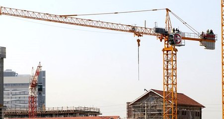 Alacaklarının ödenmesini isteyen işçiler vinçte eylem yaptı, maaşları yattı