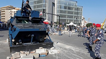 Военные освобождают ливанские дороги