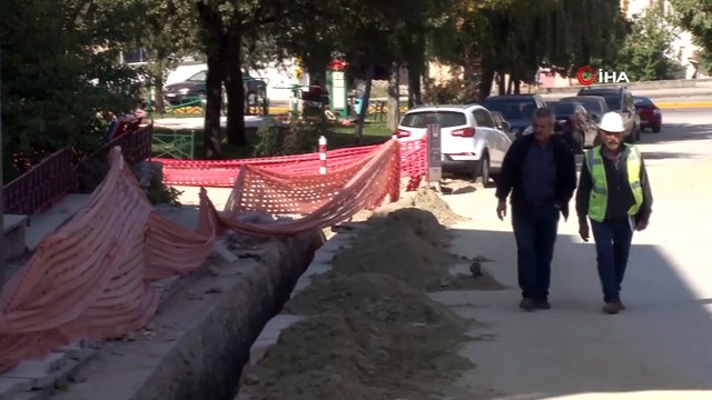 Engelli Vatandaşın Evinin Önüne Kazılan Çukurlarla İmtihanı