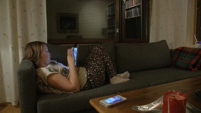 De plus en plus jeunes devants les écrans...