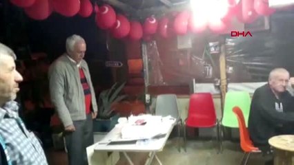 Zonguldak cumhuriyet bayramı'nı köy kahvesinde pasta keserek kutladılar