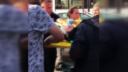 Servis şeridinden hızla giden otobüsün öğrenciye çarpma anı kamerada