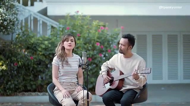 BULE CANTIK NYANYI LAGU JAWA ( BANYU LANGIT - DIDI KEMPOT Jodilee Warwick Cover )